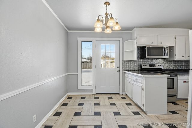 424 S 69th East Avenue, Tulsa, OK 74112