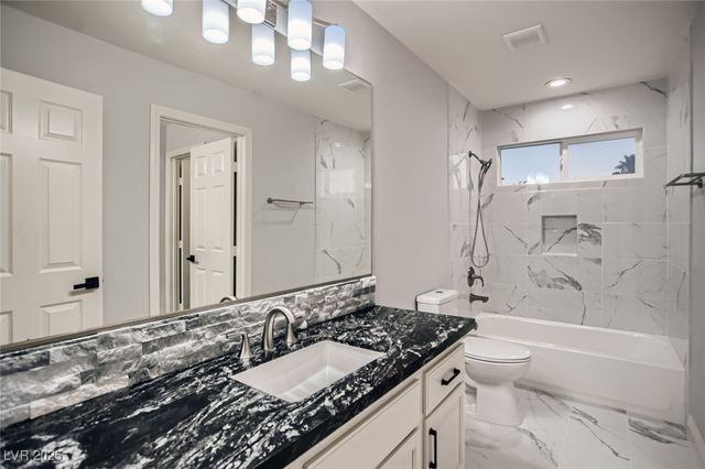 9313 Brilliant Ore Drive, Las Vegas, NV 89143