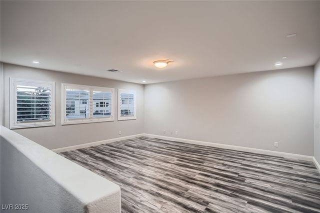 9313 Brilliant Ore Drive, Las Vegas, NV 89143