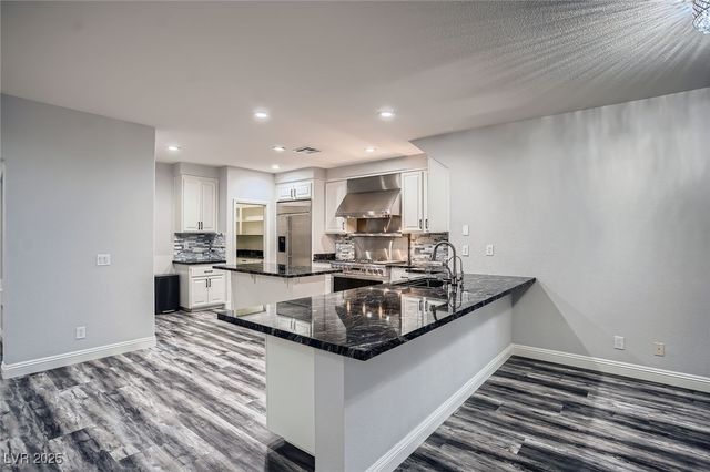 9313 Brilliant Ore Drive, Las Vegas, NV 89143