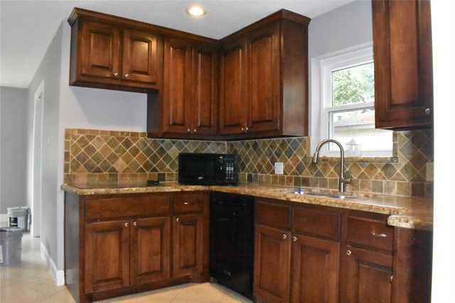 19419 Craigchester Lane, Spring, TX 77388