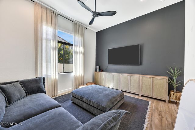 7126 S PORTLAND Avenue, Gilbert, AZ 85298