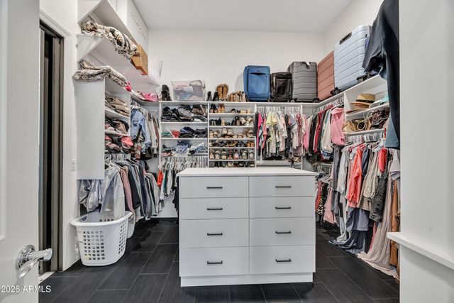 7126 S PORTLAND Avenue, Gilbert, AZ 85298