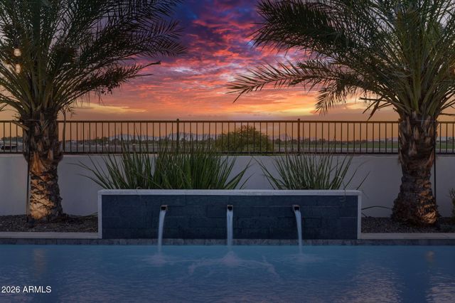 7126 S PORTLAND Avenue, Gilbert, AZ 85298