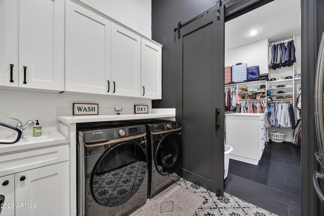 7126 S PORTLAND Avenue, Gilbert, AZ 85298