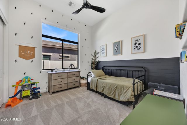 7126 S PORTLAND Avenue, Gilbert, AZ 85298