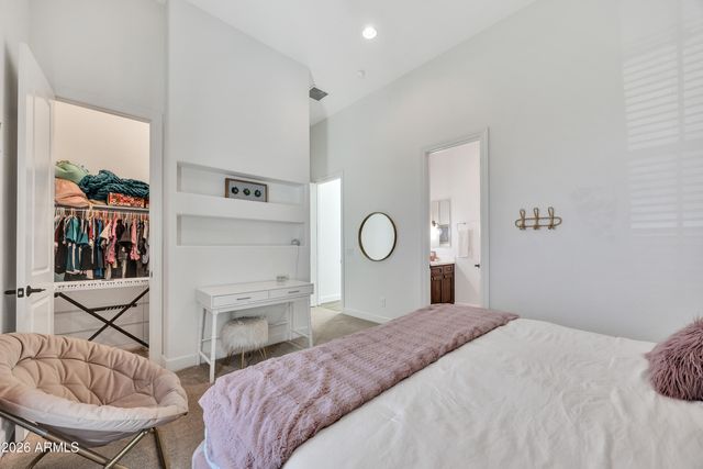 7126 S PORTLAND Avenue, Gilbert, AZ 85298