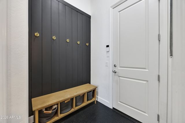 7126 S PORTLAND Avenue, Gilbert, AZ 85298