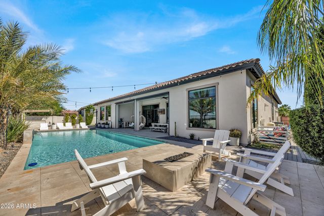 7126 S PORTLAND Avenue, Gilbert, AZ 85298