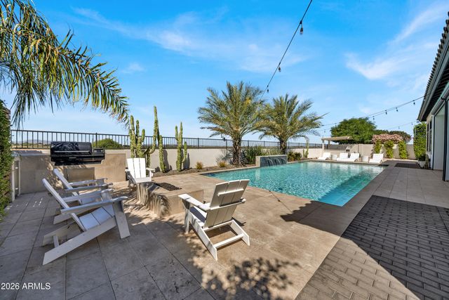 7126 S PORTLAND Avenue, Gilbert, AZ 85298