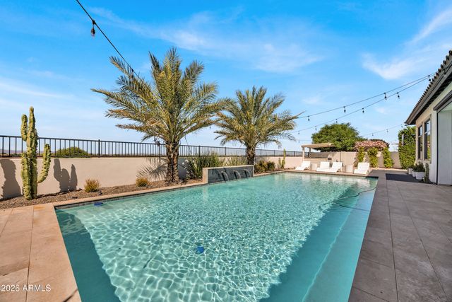 7126 S PORTLAND Avenue, Gilbert, AZ 85298