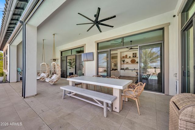 7126 S PORTLAND Avenue, Gilbert, AZ 85298