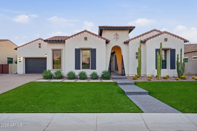 7126 S PORTLAND Avenue, Gilbert, AZ 85298