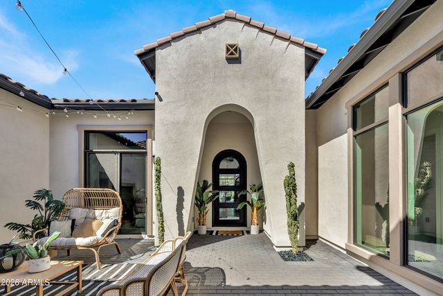 7126 S PORTLAND Avenue, Gilbert, AZ 85298