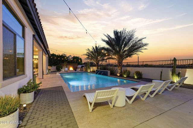 7126 S PORTLAND Avenue, Gilbert, AZ 85298