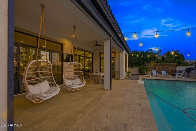 7126 S PORTLAND Avenue, Gilbert, AZ 85298