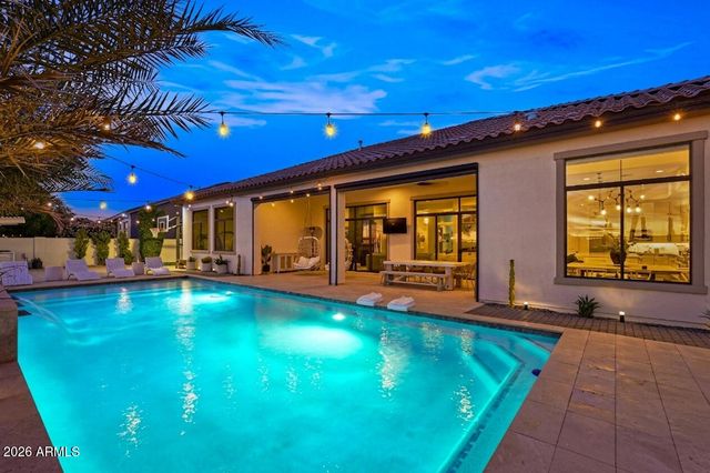 7126 S PORTLAND Avenue, Gilbert, AZ 85298