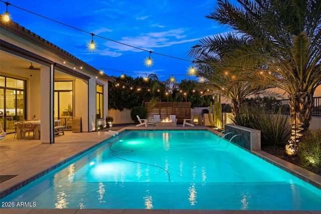 7126 S PORTLAND Avenue, Gilbert, AZ 85298