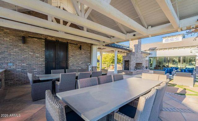 7126 S PORTLAND Avenue, Gilbert, AZ 85298