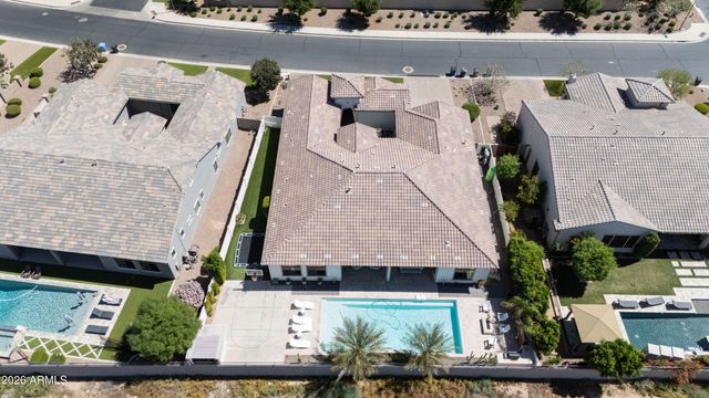 7126 S PORTLAND Avenue, Gilbert, AZ 85298