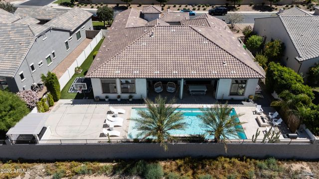 7126 S PORTLAND Avenue, Gilbert, AZ 85298