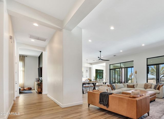 7126 S PORTLAND Avenue, Gilbert, AZ 85298