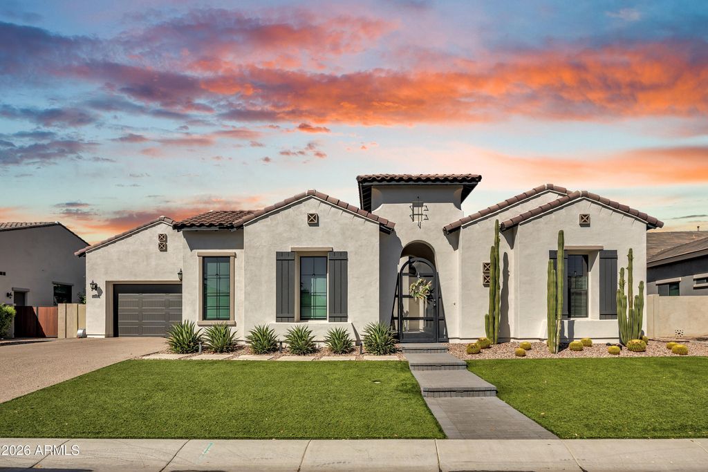 7126 S PORTLAND Avenue, Gilbert, AZ 85298