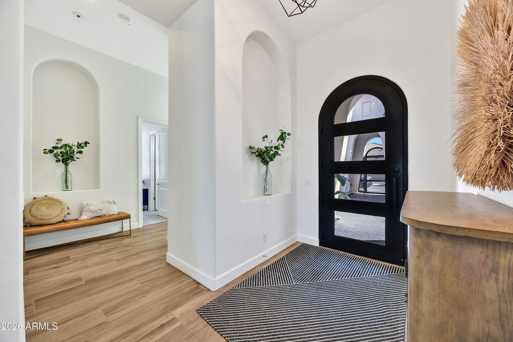 Image 10 of property listing at 7126 S PORTLAND Avenue, Gilbert, AZ 85298