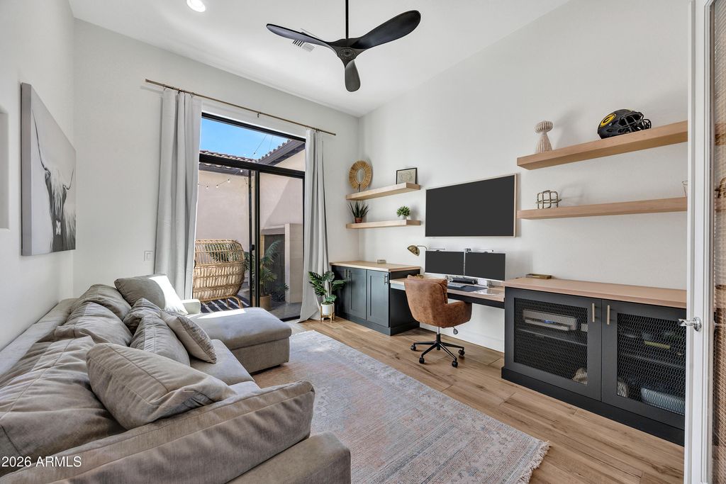 Image 15 of property listing at 7126 S PORTLAND Avenue, Gilbert, AZ 85298