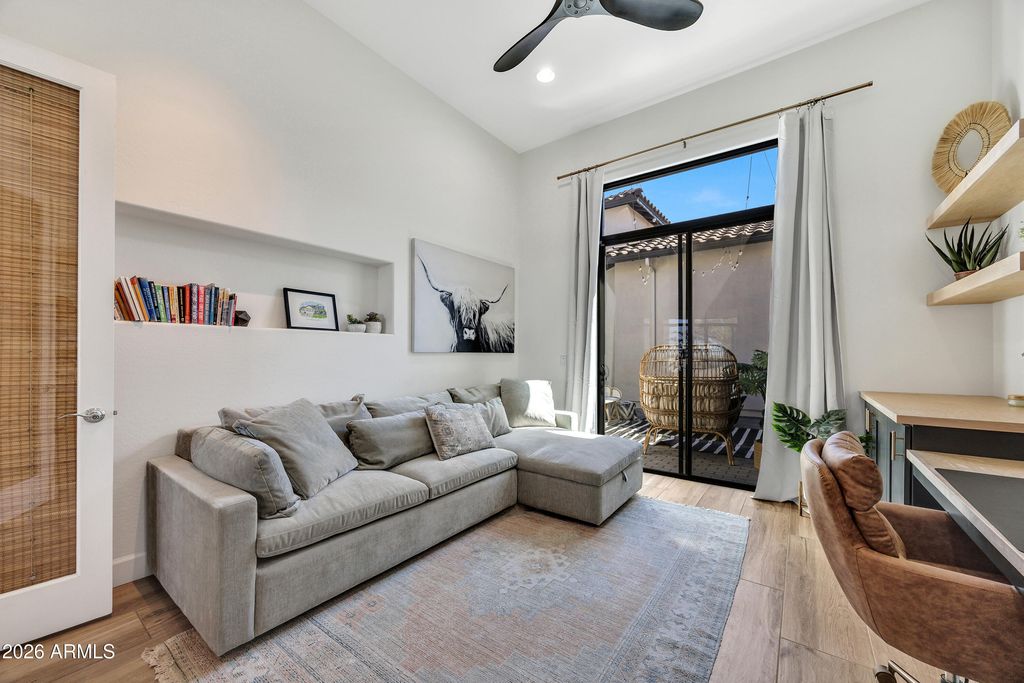 Image 16 of property listing at 7126 S PORTLAND Avenue, Gilbert, AZ 85298