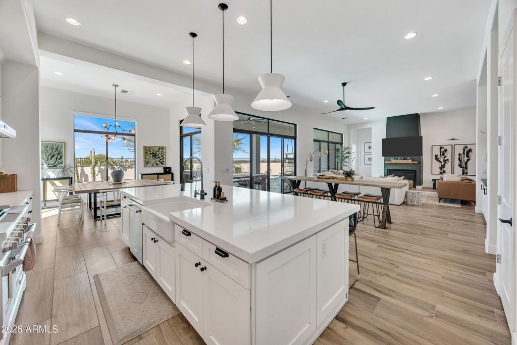 Image 29 of property listing at 7126 S PORTLAND Avenue, Gilbert, AZ 85298