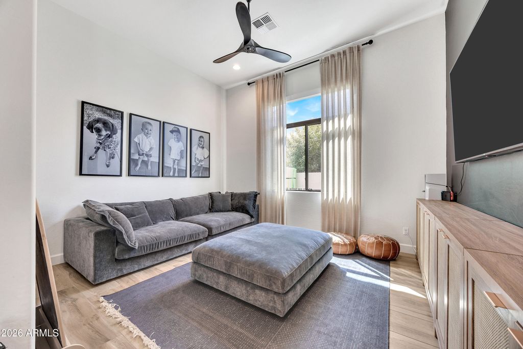 Image 30 of property listing at 7126 S PORTLAND Avenue, Gilbert, AZ 85298