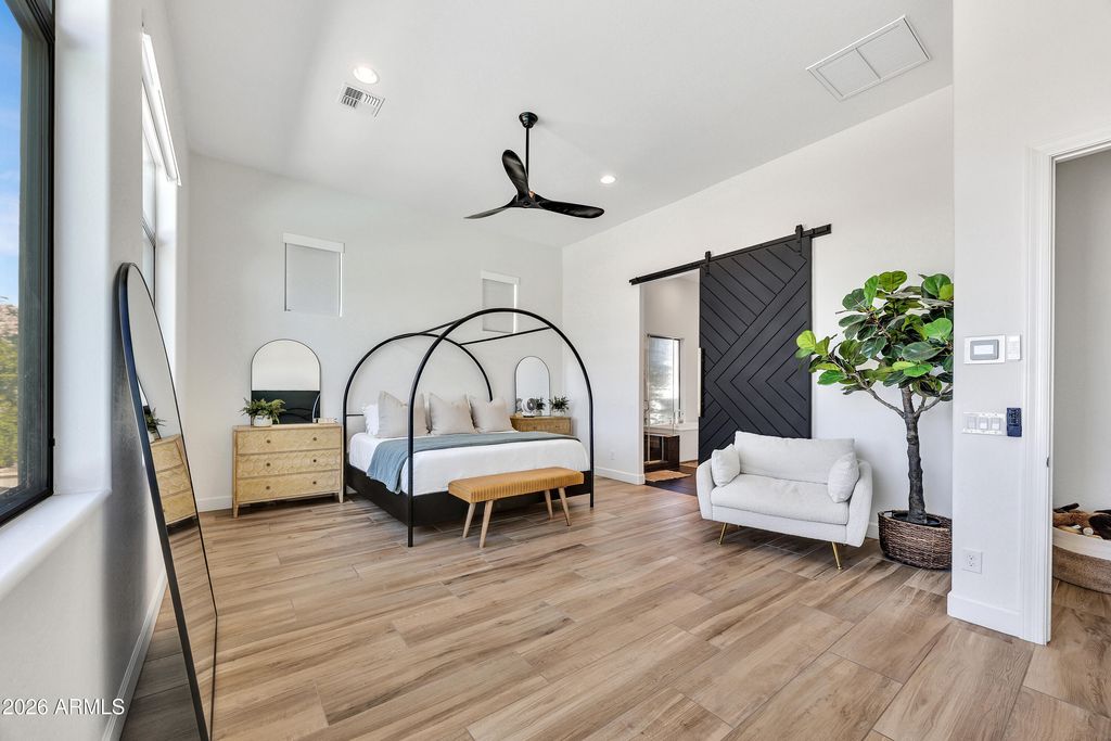 Image 33 of property listing at 7126 S PORTLAND Avenue, Gilbert, AZ 85298