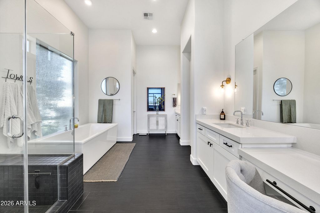 Image 34 of property listing at 7126 S PORTLAND Avenue, Gilbert, AZ 85298