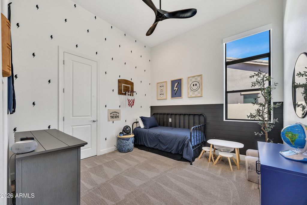 Image 42 of property listing at 7126 S PORTLAND Avenue, Gilbert, AZ 85298