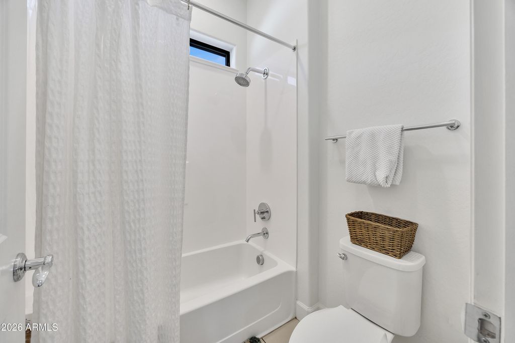Image 50 of property listing at 7126 S PORTLAND Avenue, Gilbert, AZ 85298