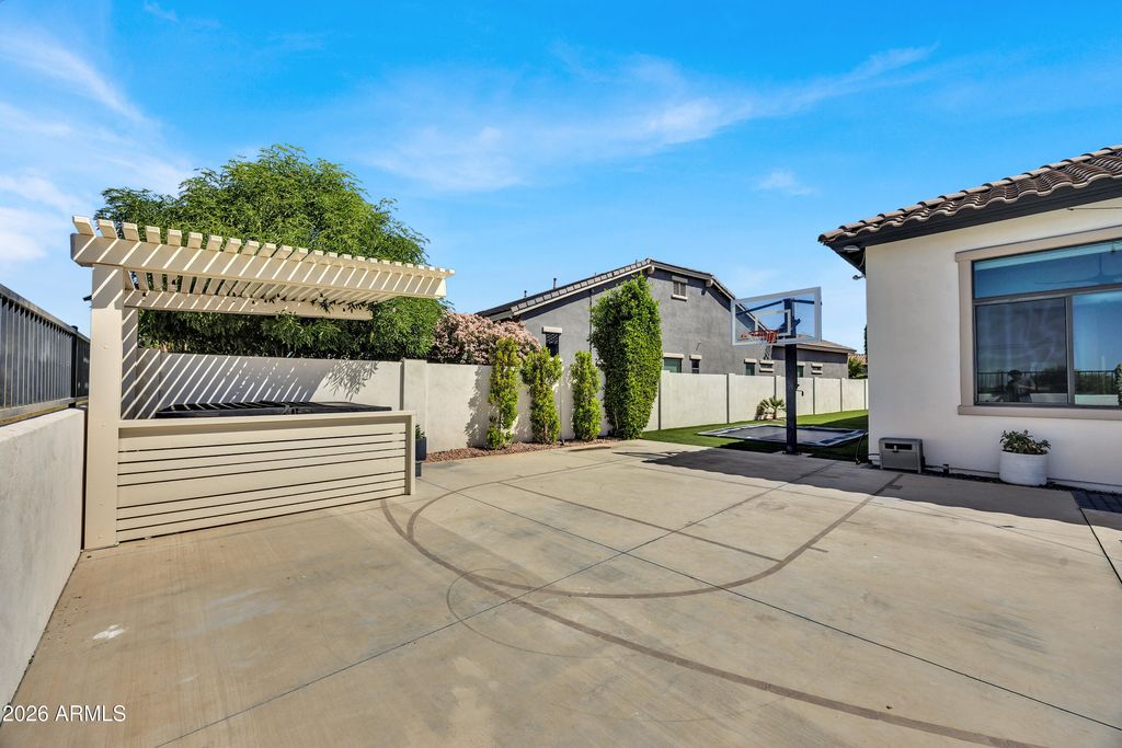 Image 62 of property listing at 7126 S PORTLAND Avenue, Gilbert, AZ 85298