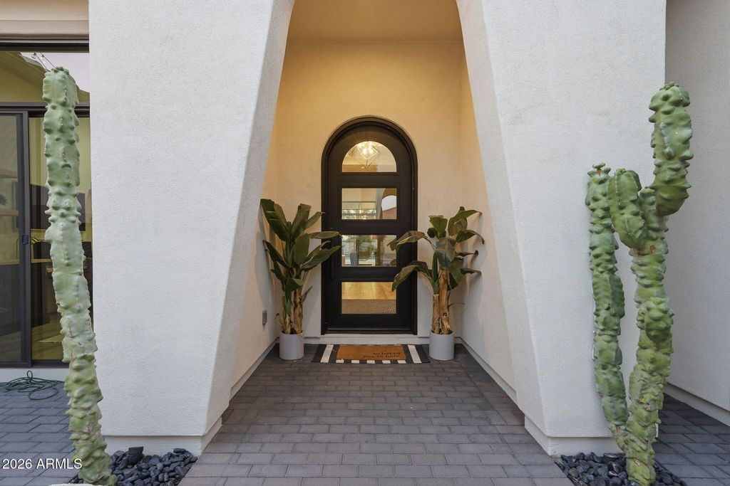 Image 8 of property listing at 7126 S PORTLAND Avenue, Gilbert, AZ 85298