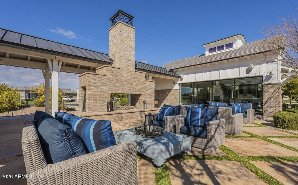 Image 83 of property listing at 7126 S PORTLAND Avenue, Gilbert, AZ 85298