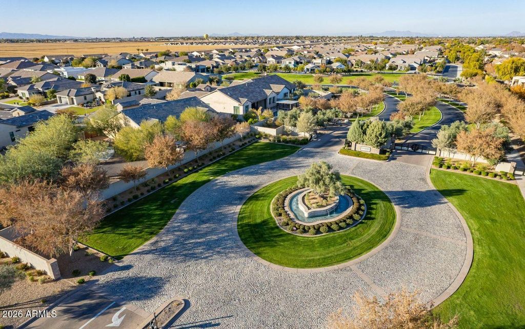Image 85 of property listing at 7126 S PORTLAND Avenue, Gilbert, AZ 85298