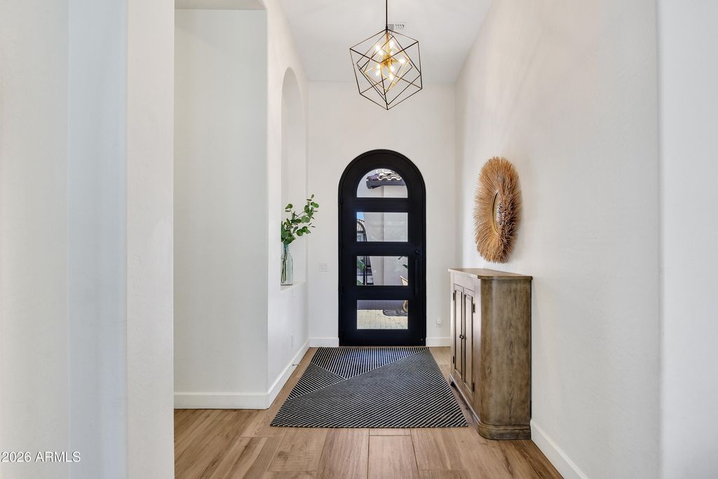 Image 9 of property listing at 7126 S PORTLAND Avenue, Gilbert, AZ 85298