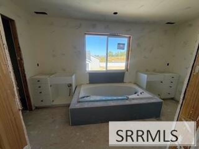 654 Pine Ridge Ln, Rexburg, ID 83440