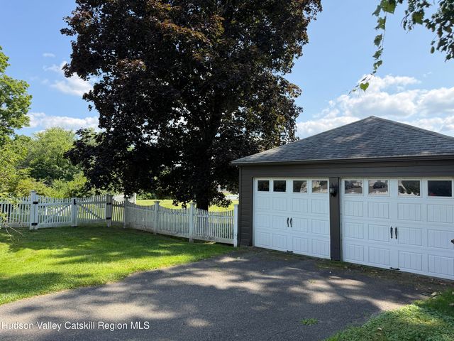 2788 Atlantic Avenue, Hudson, NY 12534