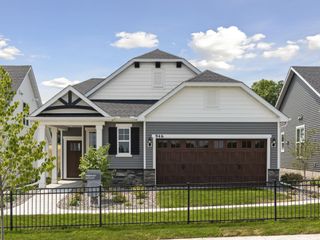 946 Goldfinch Street, Chaska, MN 55318