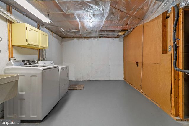 6122 MANTLE RD, Burke, VA 22015