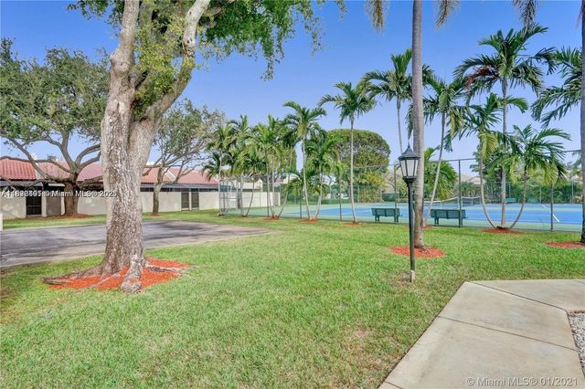 8129 SW 87th Ter, Miami, FL 33143