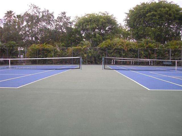 8129 SW 87th Ter, Miami, FL 33143