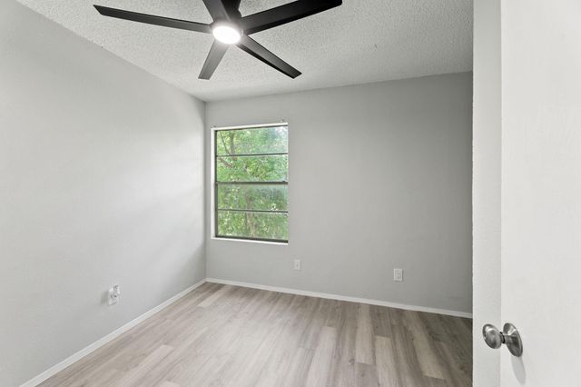 3460 Willowrun DR D, Austin, TX 78704