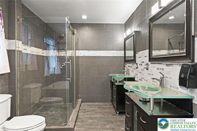 1299 Glade Drive South, Tunkhannock Twp, PA 18334