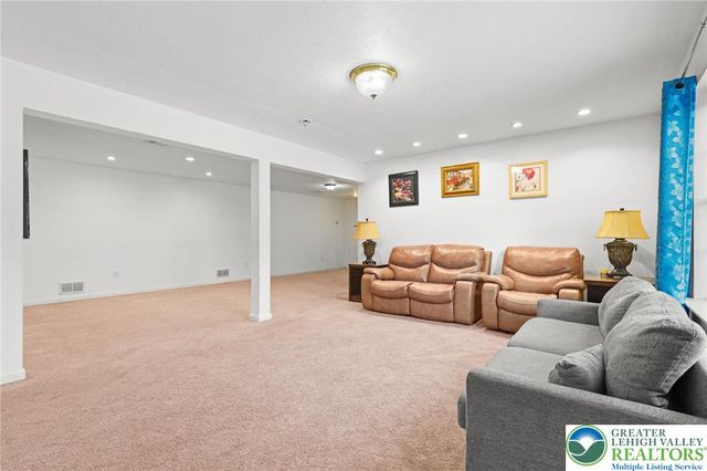 1299 Glade Drive South, Tunkhannock Twp, PA 18334